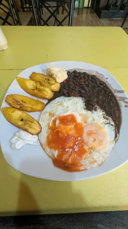 Quetzaltenango/Xela – My Final Stop In The Western Highlands Quick Breakfast at El rico Quetzalteco