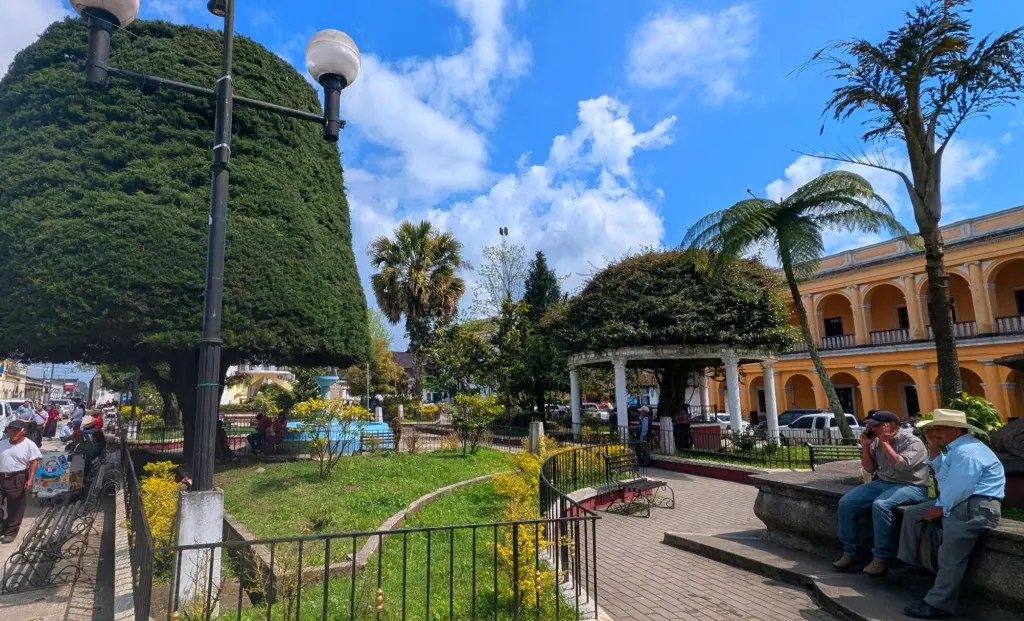 Western Highlands Of Guatemala - Venturing West To The Seldom Visited Part Of The Country - Part 1 Central Square Park In Coban, Guatemala