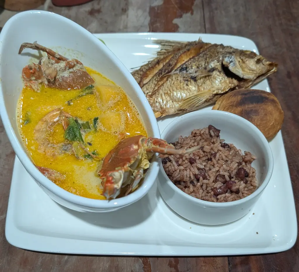 Floating Down The Rio Dulce For A Week, Discovering Guatemala’s Hidden Gem! Grilled Fish and Tapado From Restaurant Happy Fish in Livingston on Rio Dulce, Guatemala
